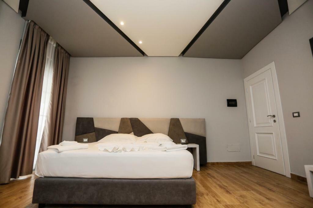 Lubjana Hotel Durres Ngoại thất bức ảnh