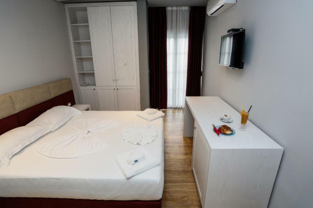 Lubjana Hotel Durres Ngoại thất bức ảnh