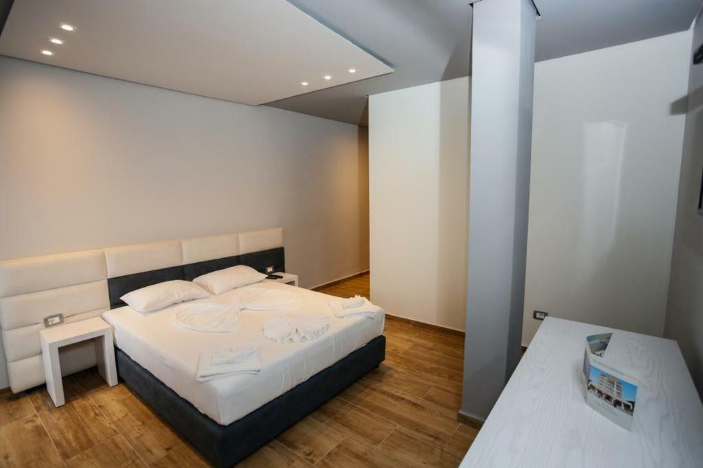 Lubjana Hotel Durres Ngoại thất bức ảnh